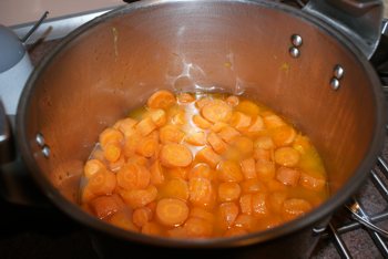 Crema de zanahorias (preparación).