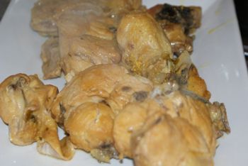 Pollo en pepitoria (preparación).